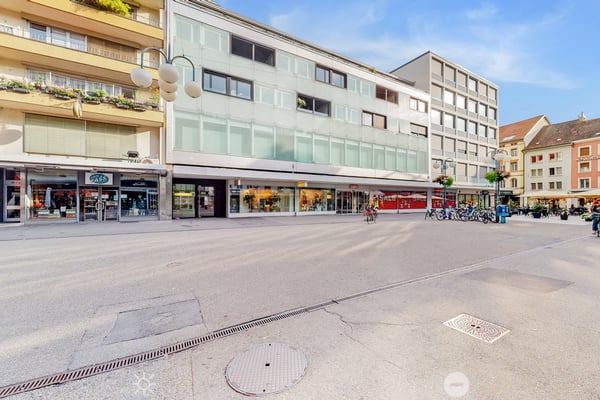 Erleben Sie 142m2 modernstes Wohnparadies im Herzen von Biel! 1