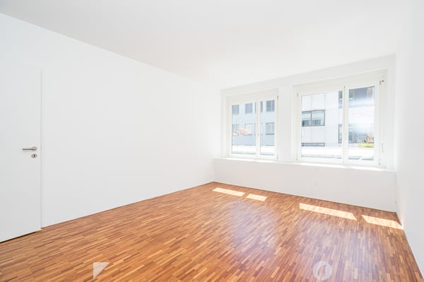 Erleben Sie 142m2 modernstes Wohnparadies im Herzen von Biel! 3