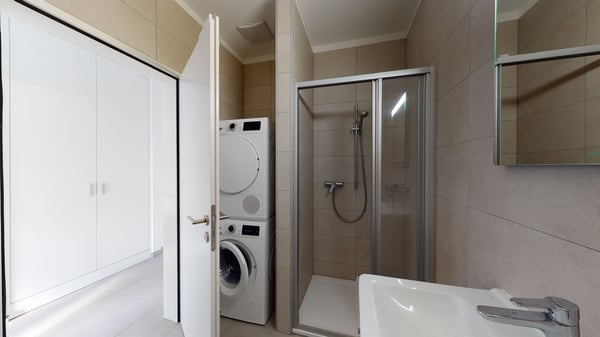 Moderno con terrazzo nella Residenza Parco Gerretta 8