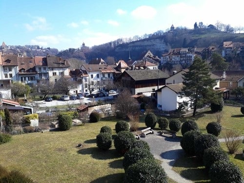 Charmant 3.5 pièces en vieille-ville de Fribourg! 6