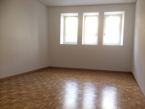 Charmant 3.5 pièces en vieille-ville de Fribourg! 2