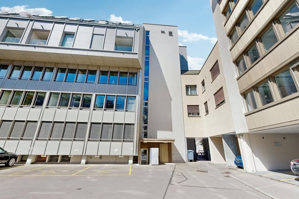 Moderne Singlewohnung in Zürich mit grosszügiger Dachterrasse!