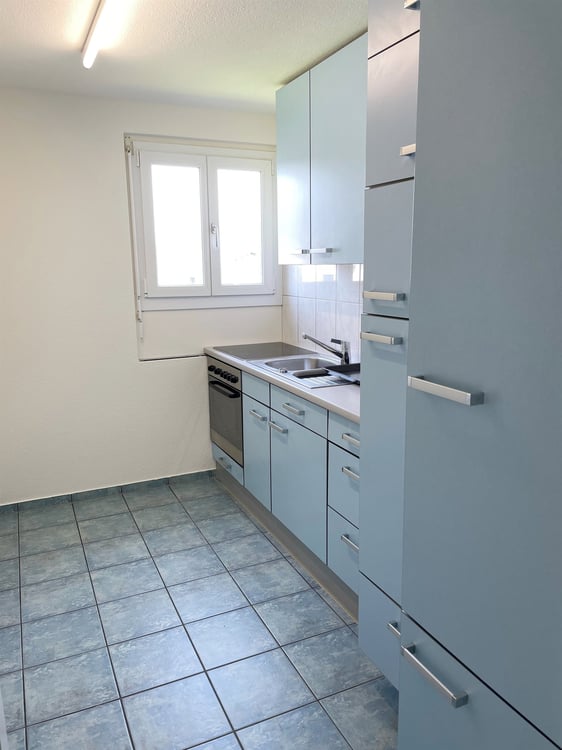 Helle 4-Zimmer-Wohnung mit Balkon an zentraler Lage in Emmenbrücke 2