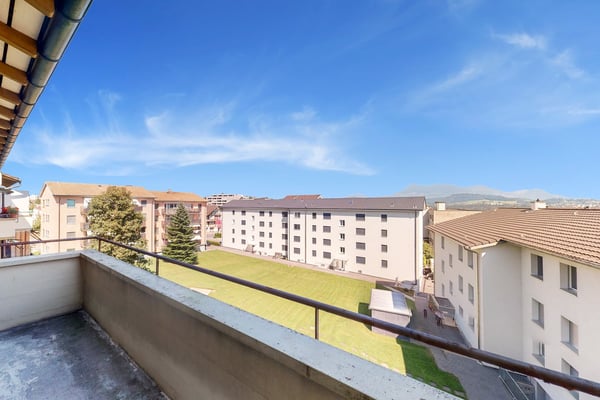 Helle 4-Zimmer-Wohnung mit Balkon an zentraler Lage in Emmenbrücke 1