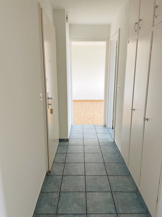 Helle 4-Zimmer-Wohnung mit Balkon an zentraler Lage in Emmenbrücke 5