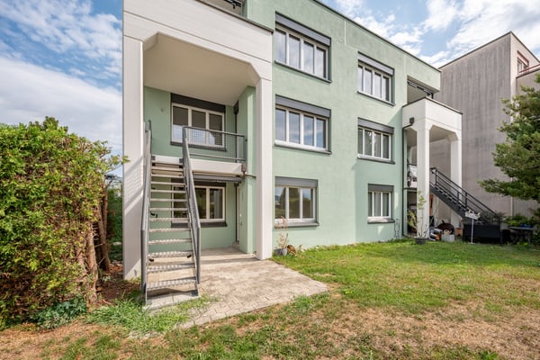 Wohnen auf zwei Ebenen. Modern, stilvoll, saniert. 12