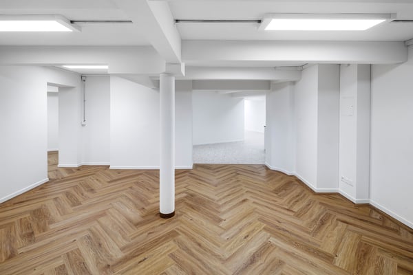Hochwertig ausgebautes Ladenlokal 6