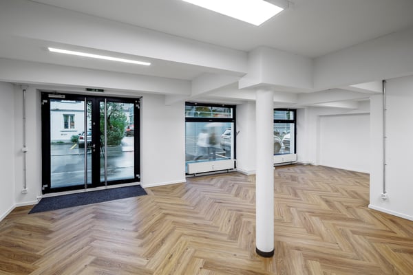 Hochwertig ausgebautes Ladenlokal 2