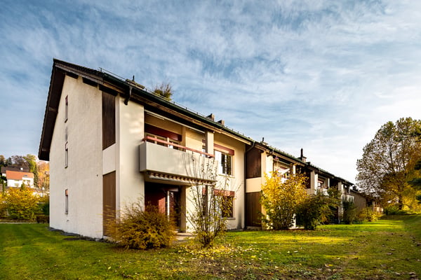 Dachwohnung mit Cheminée - befristet bis 30.06.2027