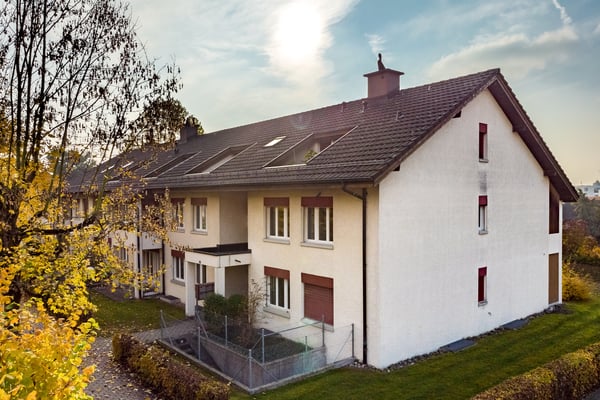 Dachwohnung mit Cheminée - befristet bis 30.06.2027