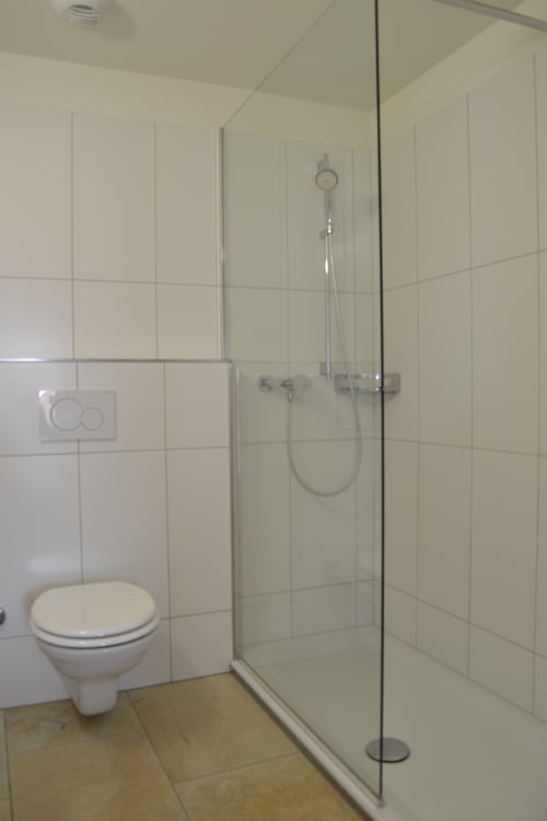Moderne Wohnung an zentraler Lage in Wollishofen mit zwei Loggias 9
