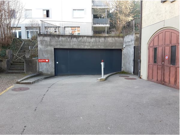 Einstellplatz im Zentrum von Wollishofen zu vermieten 3