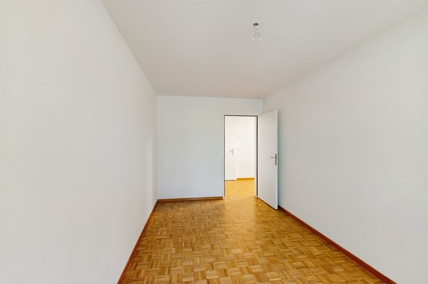 Modern wohnen in Schwerzenbach frisch saniert & bestens angebunden! 9