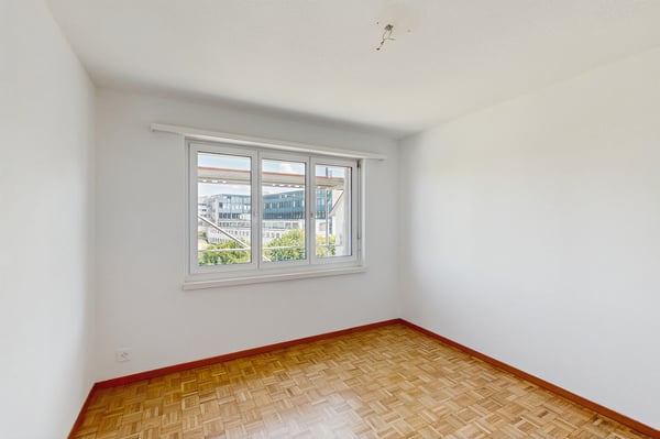 Modern wohnen in Schwerzenbach frisch saniert & bestens angebunden! 8