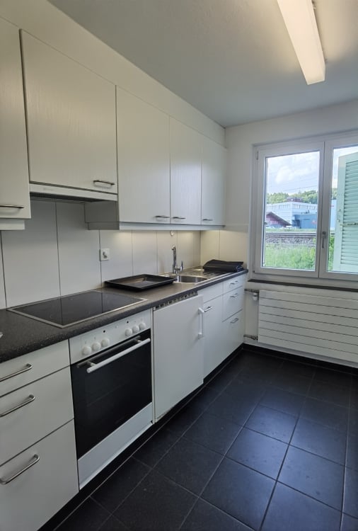 Charmante 3-Zimmerwohnung in ruhiger Lage in Brügg BE 2