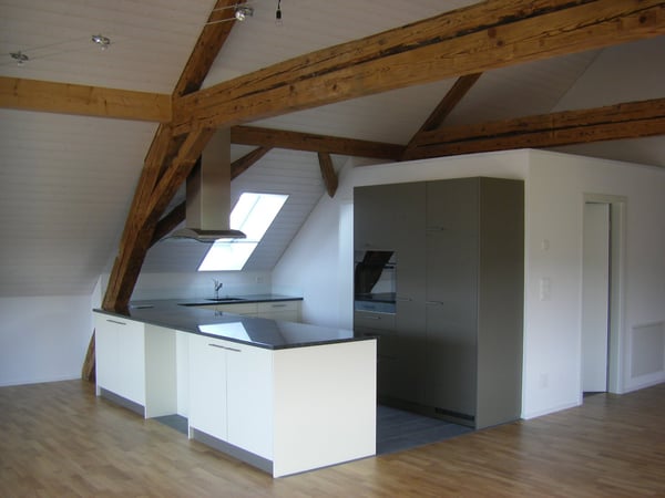 Charmante 4.5-Zimmer-Dachwohnung mit Balkon in Radelfingen 4
