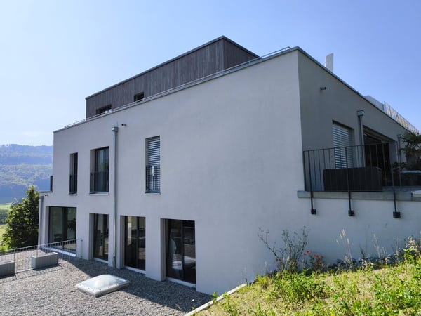Moderne 4.5-Zimmer-Neubau-Attikawohnung mit Terrasse in Toffen 2