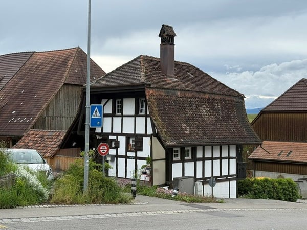 Charmante teilmöblierte 2-Zimmer-Maisonettewohnung in Kallnach 1