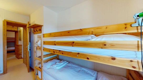 Abitaziun Duos Chesas 1½ - Zimmerwohnung - Celerina (Jahresmiete) 36