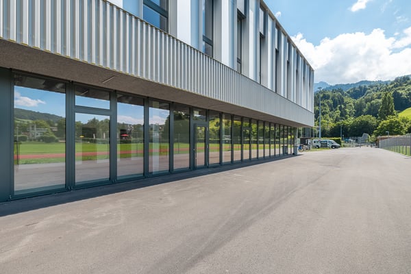 Gewerbefläche im Sportzentrum Kleinfeld zu vermieten 1