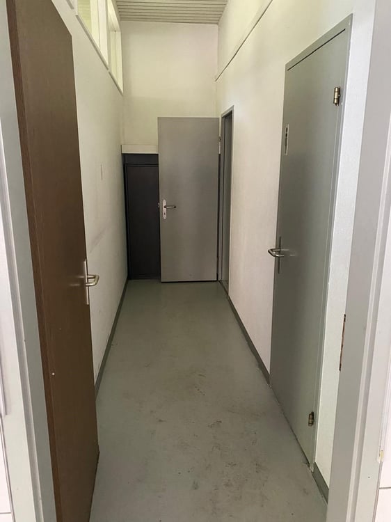 attraktive Gewerbefläche mit separaten Eingang und Warenlift zu vermieten 6