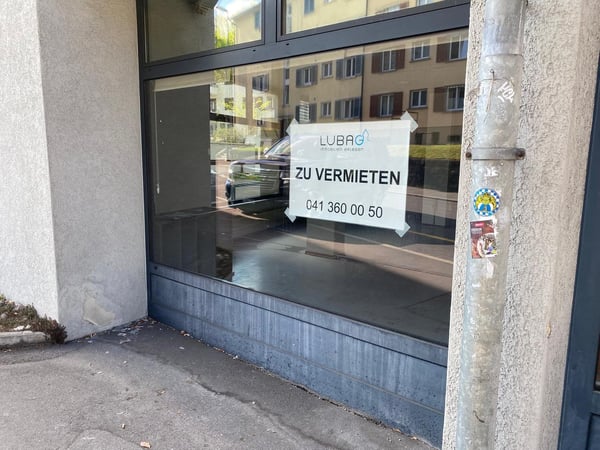 attraktive Gewerbefläche mit separaten Eingang und Warenlift zu vermieten 3