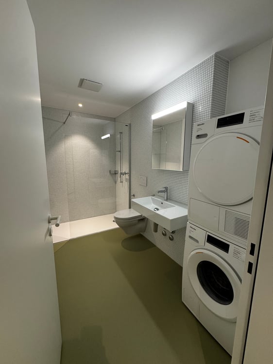 Moderne brandneue Loftwohnung mit Gartensitzplatz an der Bernstrasse (Nr.2) 5