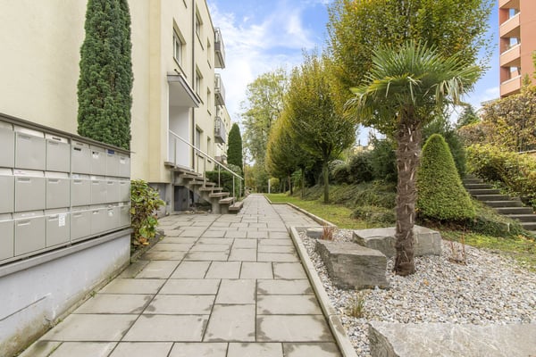 Attraktive 2.5-Zimmer-Attikawohnung mit Dachterrasse 2