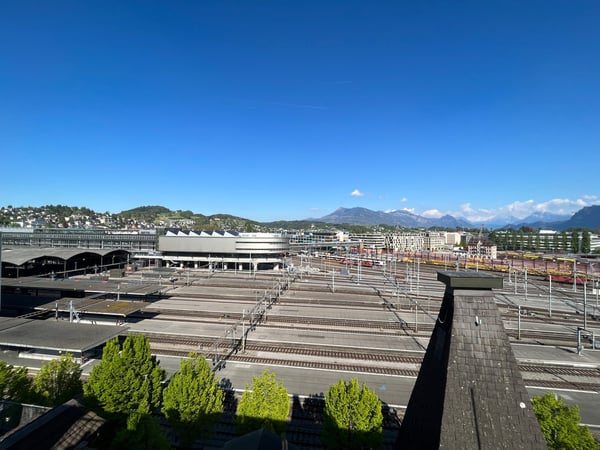 Charmante 2.5-Zimmer-Maisonette-Wohnung mit Dachterrasse im Herz von Luzern 17