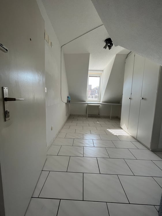 Charmante 2.5-Zimmer-Maisonette-Wohnung mit Dachterrasse im Herz von Luzern 3