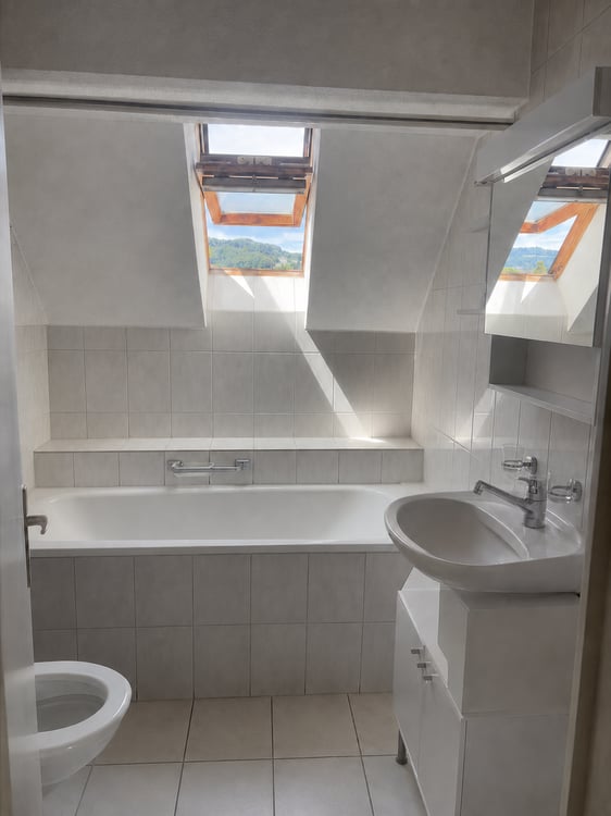 Charmante 2.5-Zimmer-Maisonette-Wohnung mit Dachterrasse im Herz von Luzern 10