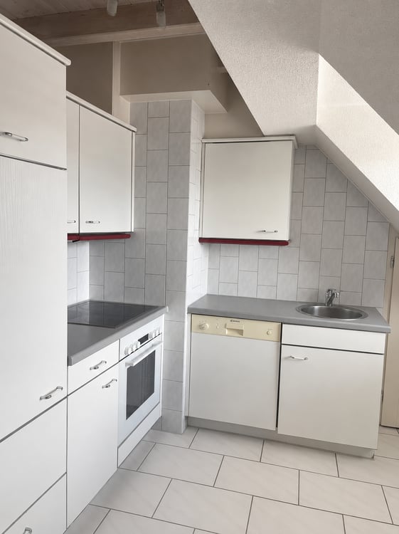 Charmante 2.5-Zimmer-Maisonette-Wohnung mit Dachterrasse im Herz von Luzern 9