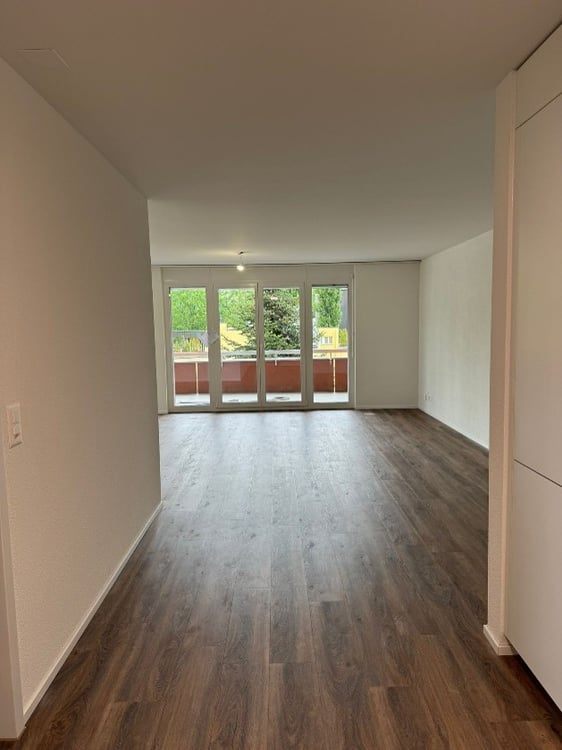 Moderne 2.5 Zimmerwohnung in Seenähe 2