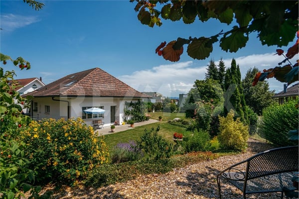 Repräsentativ | grosszügig | zeitlos - Villa im Landhausstil mit Gartenparadies in Biberist SO 3