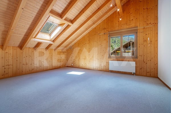3.5-Zimmer-Dachwohnung mit Balkon und Carport in Lauterbrunnen 7