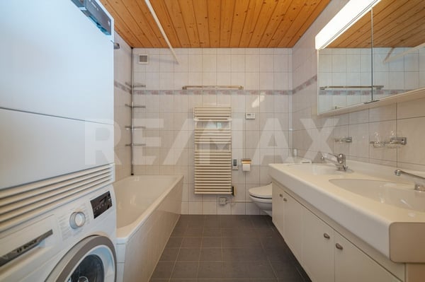 3.5-Zimmer-Dachwohnung mit Balkon und Carport in Lauterbrunnen 8