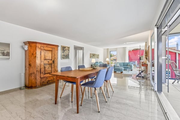 Exklusive 5.5 Zimmerwohnung mit wunderbarem Ausblick 7