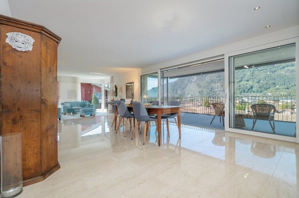 Exklusive 5.5 Zimmerwohnung mit wunderbarem Ausblick 5