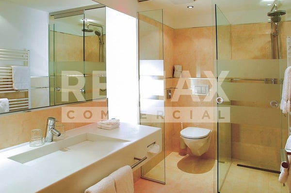 Top-Geschäftsliegenschaft in Samnaun: 4-Sterne-Hotel Garni und Tax-Free-Shop 5