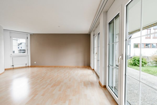 Lichtdurchflutete Gartenwohnung an ruhiger und sonniger Lage 2