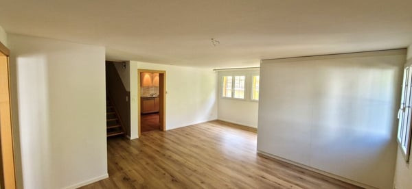 Grosszügige, sanierte Liegenschaft mit zwei Wohneinheiten, Studio & PV-Anlage 20