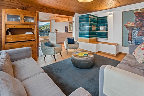 Grosszügige, sanierte Liegenschaft mit zwei Wohneinheiten, Studio & PV-Anlage 15