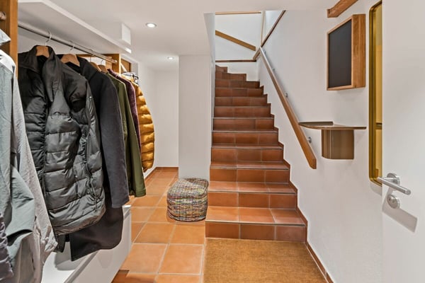 Grosszügige, sanierte Liegenschaft mit zwei Wohneinheiten, Studio & PV-Anlage 19