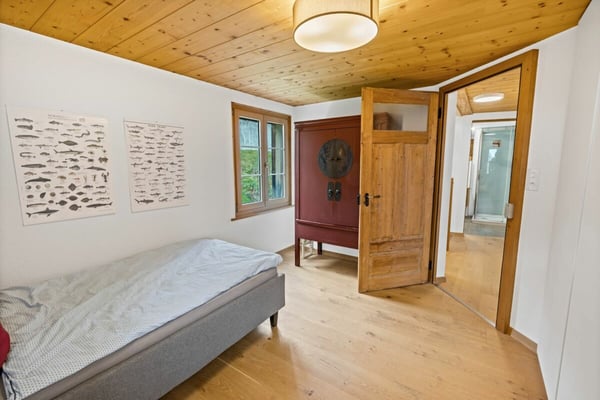 Grosszügige, sanierte Liegenschaft mit zwei Wohneinheiten, Studio & PV-Anlage 7