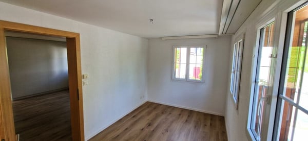 Grosszügige, sanierte Liegenschaft mit zwei Wohneinheiten, Studio & PV-Anlage 21