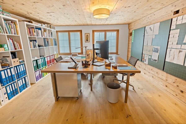 Grosszügige, sanierte Liegenschaft mit zwei Wohneinheiten, Studio & PV-Anlage 8