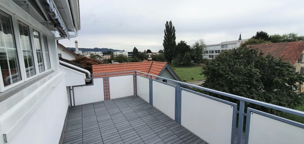 heimelige Dachwohnung an zentraler Lage 3