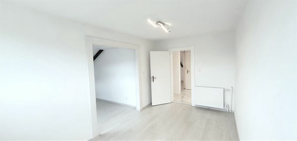 heimelige Dachwohnung an zentraler Lage 7