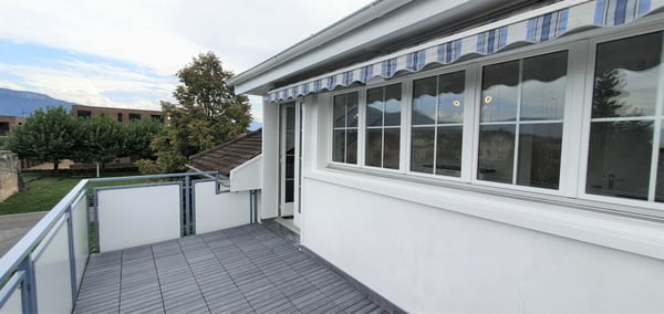 heimelige Dachwohnung an zentraler Lage 2
