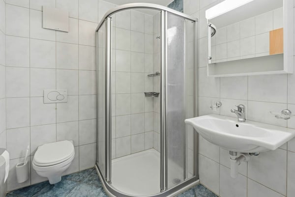 wunderschöne 3.5 Zimmer Gartenwohnung mit Wintergarten 11